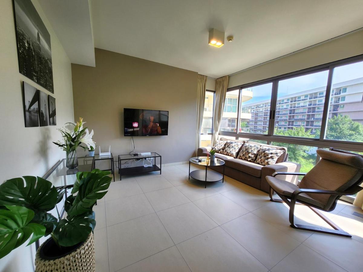 Unixx Oasis : Grandeur 2Br Suite Pattaya Bagian luar foto
